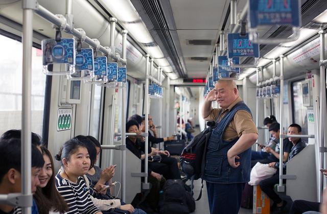 百度胖老师吧上海市公安局轨道交通分局石宇玉老师求救  微信抖音快手百度贴吧百科图片视频知道搜索上海胖老 ...