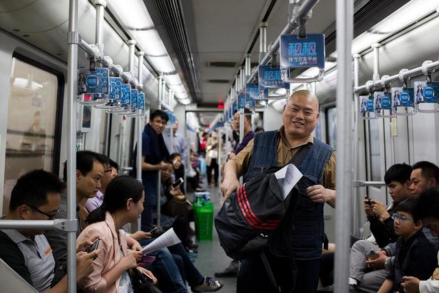 百度胖老师吧上海市公安局轨道交通分局石宇玉老师求救  微信抖音快手百度贴吧百科图片视频知道搜索上海胖老 ...